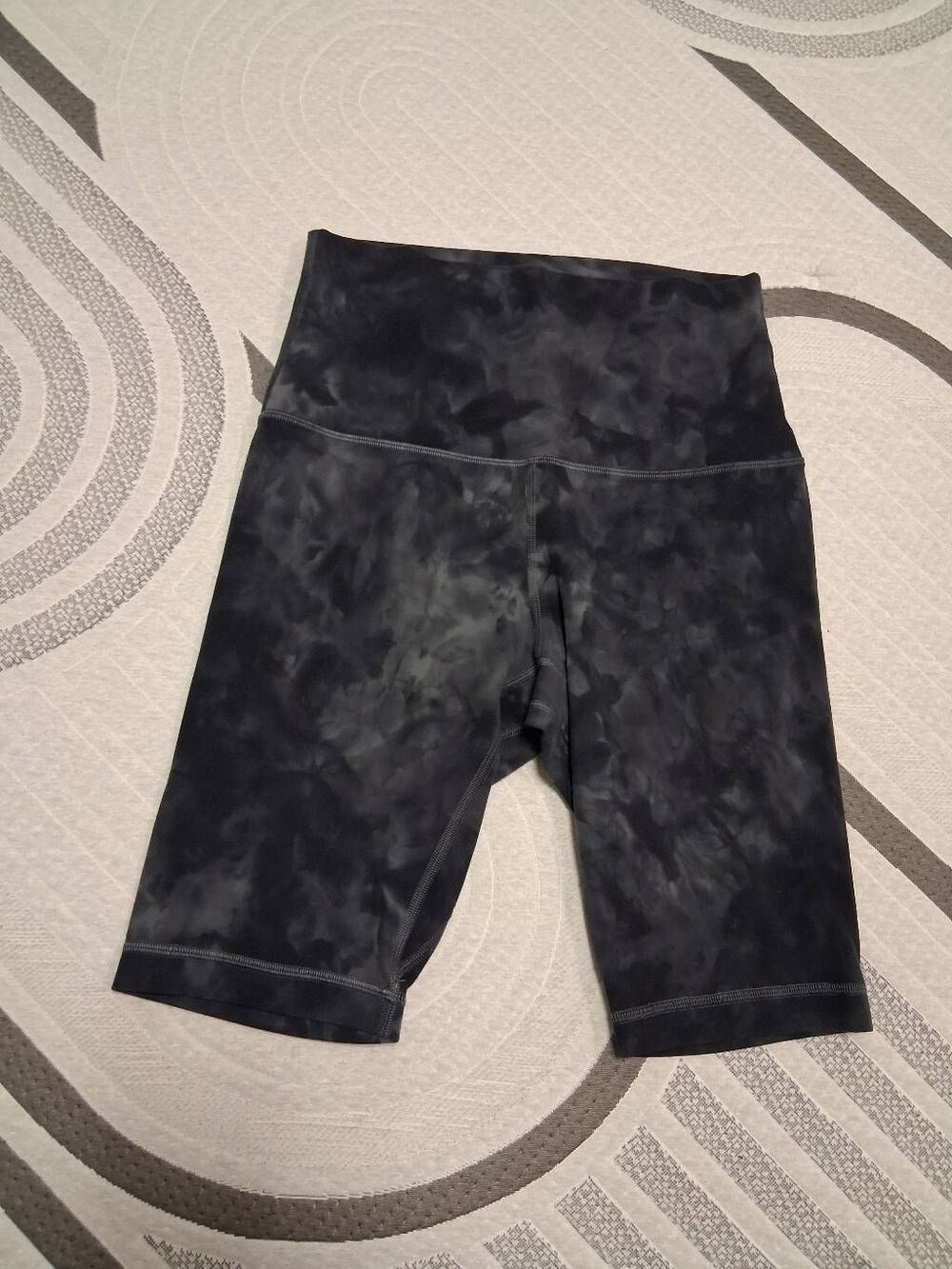 Lululemon womens size 8 align hi rise bike shorts black gray marled